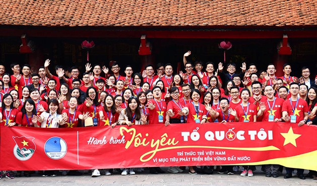 Молодые вьетнамские интеллектуалы стремятся к устойчивому развитию страны