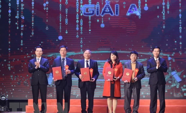 В Ханое во второй раз вручена национальная книжная премия