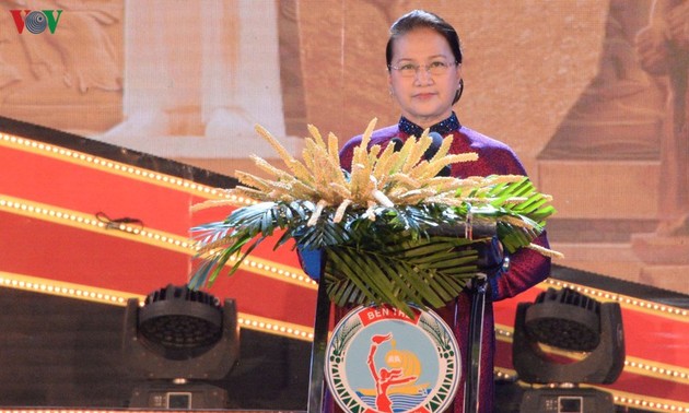 Нгуен Тхи Ким Нган приняла участие в церемонии празднования 60-летия со дня восстания в провинции Бенче