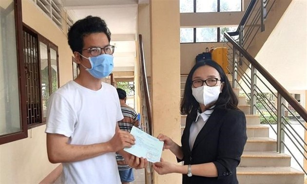 Более 300 вьетнамских граждан, вернувшихся из-за рубежа, завершили срок карантина