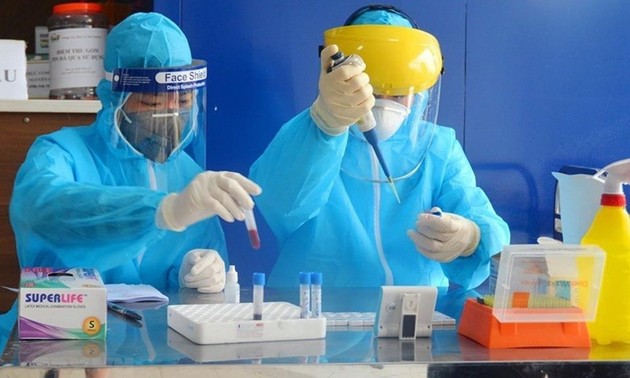 Премьер-министр СРВ одобрил предложение о выдаче частным медучреждениям разрешения на проведение тестов на коронавирус