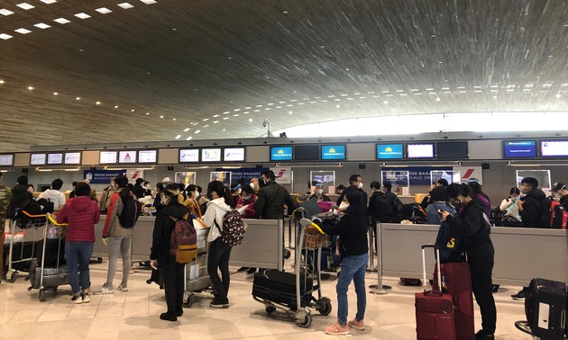 Авиакомпания Vietnam Airlines доставила домой 223 гражданина из Франции