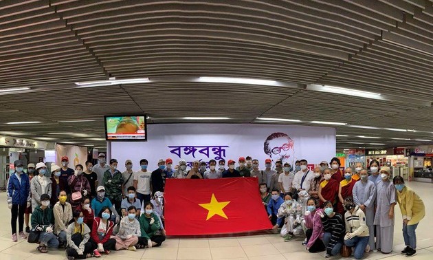 Возвращение вьетнамских граждан из Шри-Ланки и Бангладеш на Родину