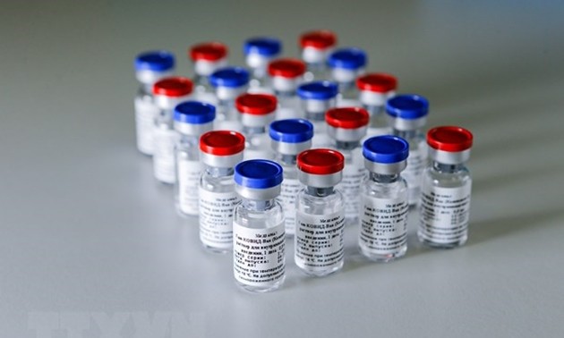 Вьетнам решил заказать у России и Великобритания вакцины от COVID-19  