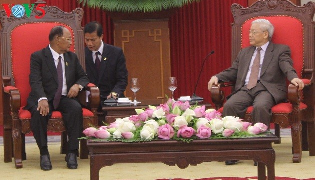 Memperkuat hubungan persahabatan dan kerjasama antara tiga negara Vietnam-Laos-Kamboja