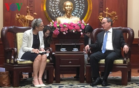Sekretaris Komite Partai Komunis Kota Ho Chi Minh, Nguyen Thien Nhan menerima Dubes Belanda untuk Vietnam, Nienke Trooster