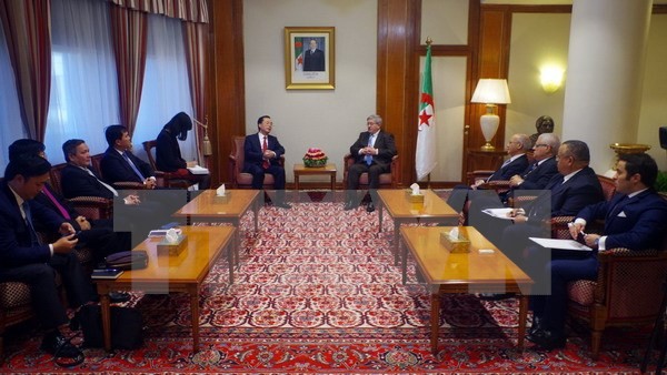 PM Aljazair ingin memperkuat kerjasama yang pantas dengan hubungan yang bersahabat dan erat Aljazair-Vietnam
