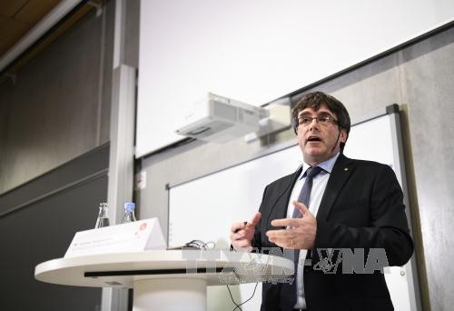 Mahkamah Konstitusi Spanyol mencegah pemilihan kembali Puigdemont menjadi Gubernur zona Katalonia