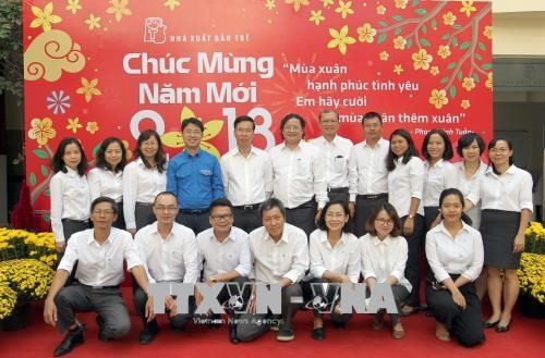 Kepala Departemen Komunikasi dan Pendidikan KS PKV, Vo Van Thuong, mengunjungi dan mengucapkan selamat Hari Raya Tet di Kota Ho Chi Minh