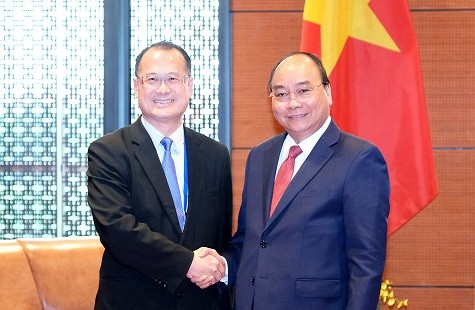 PM Vietnam, Nguyen Xuan Phuc menerima Direktur Grup Sunwah, Hongkong (Tiongkok)