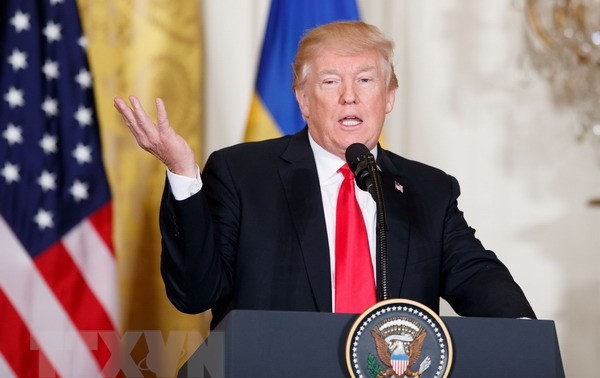 Presiden AS, Donald Trump terus mengancam akan menarik diri dari NAFTA karena masalah migran