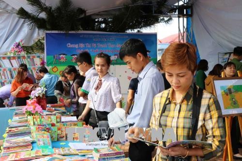 Hari Buku Vietnam (21/04): Mengembangkan budaya membaca dalam masyarakat