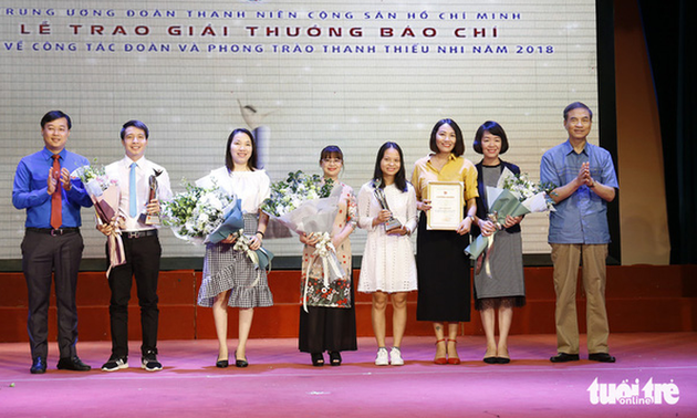 Pemberian Penghargaan pers nasional tentang pekerjaan di kalangan Liga Pemuda dan gerakan pemuda dan anak-anak tahun 2018
