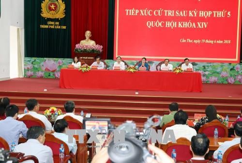 Ketua MN Vietnam, Nguyen Thi Kim Ngan mengadakan kontak dengan para pemilih KODAM 9, Kota Can Tho
