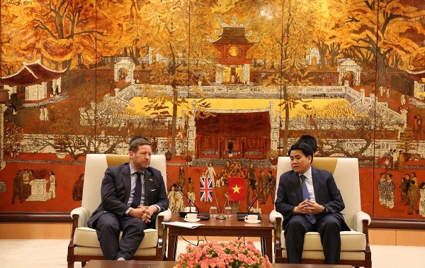Kota Ha Noi memperkuat kerjasama dengan Kerajaan Inggris Raya di banyak bidang