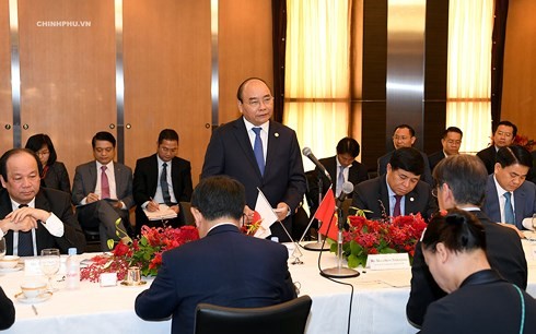 PM Vietnam, Nguyen Xuan Phuc menghadiri simposium dengan badan-badan usaha di bidang infrastruktur dan keuangan Jepang