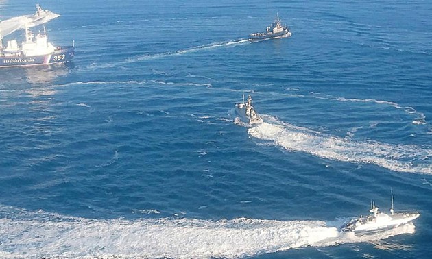 FSB menuduh Ukraina mengacungkan senjata ke kapal Rusia di Selat Kerch
