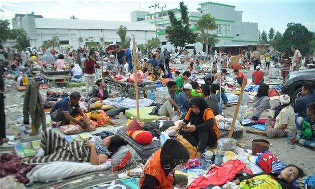 Indonesia mempercepat pembangunan rumah sementara pasca bencana ganda gempa bumi dan tsunami di Palu