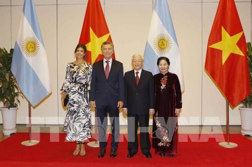 Presiden Republik Argentina mengakhiri kunjungan kenegaraan di Vietnam