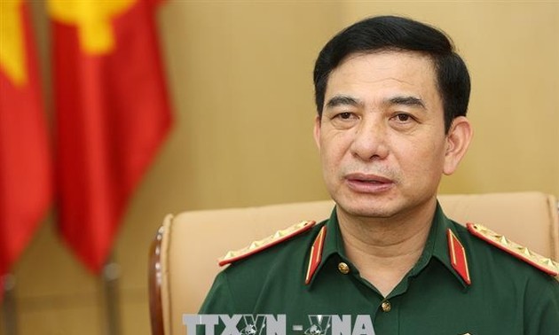 Kepala Staf Umum Tentara Rakyat Vietnam, Phan Van Giang menghadiri Konferensi Panglima Angkatan pertahanan negara-negara ASEAN di Thailand