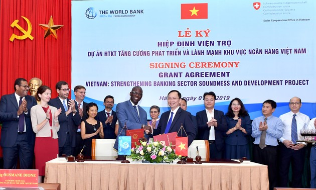 Bank Dunia dan Swiss membantu Vietnam mengembangkan cabang perbankan