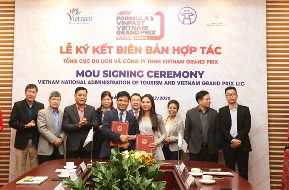 Bekerjasama menyosialisasikan dan mempromosi pariwisata Vietnam yang dikaitkan dengan Turnamen Formula 1