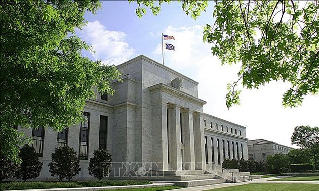 FED mengumumkan akan menggelontorkan lagi uang sebanyak 500 milar USD kepada bank-bank