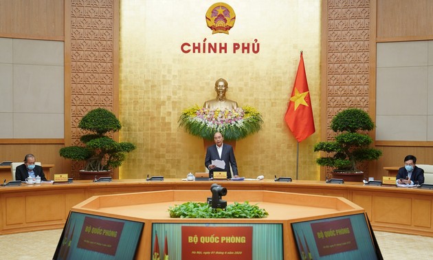  PM Nguyen Xuan Phuc memimpin sidang periodik  Pemerintah online untuk  bulan Maret 2020