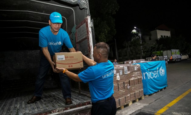 UNICEF Menyampaikan 10 Ton Produk Nutrisi Bantuan Darurat Bagi Anak-Anak Malnutrisi di Vietnam