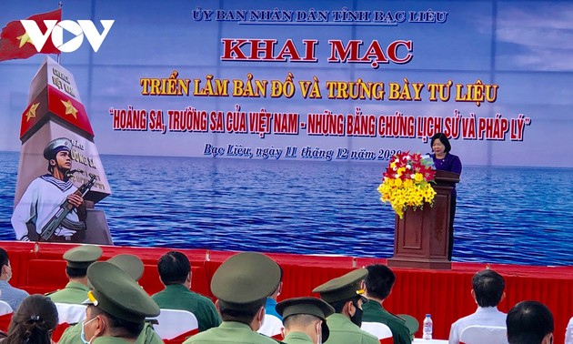 Membuka Pameran Peta dan Dokumen “Hoang Sa, Truong Sa-Wilayah Vietnam: Bukti-Bukti Sejarah dan Hukum”