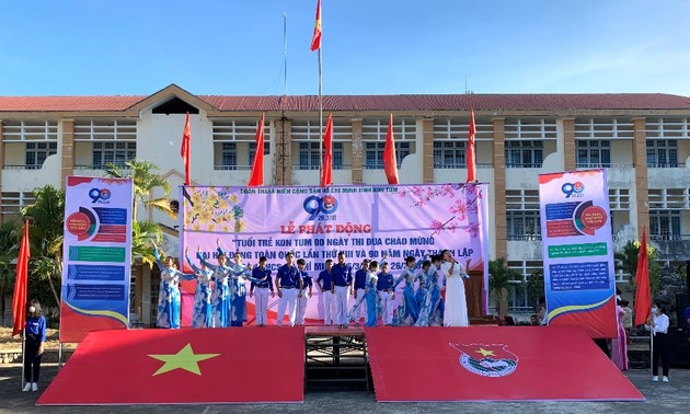 Kalangan Pemuda Provinsi Kon Tum Berkompetisi Menyambut Kongres Nasional ke-13 Partai Komunis Vietnam