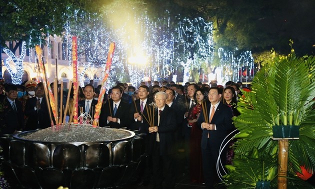 Sekjen, Presiden Nguyen Phu Trong Ucapkan Selamat Hari Raya Tet Kepada Pemerintahan Dan Warga Kota Ha Noi