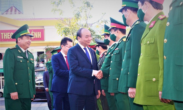 PM Vietnam Nguyen Xuan Phuc Kunjungi dan Ucapkan Selamat Hari Raya Tet di Kota Da Nang