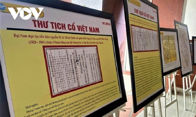 Banyak Dokumen Yang Berharga Dipamerkan Di Pameran Laut dan Pulau Vietnam 2022