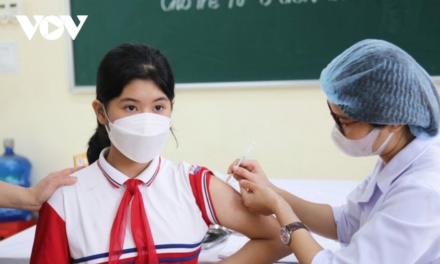 Vietnam Terus Bahas dengan Organisasi-Organisasi dan Para  Mitra untuk Jamin Sumber Vaksin  bagi Anak-Anak