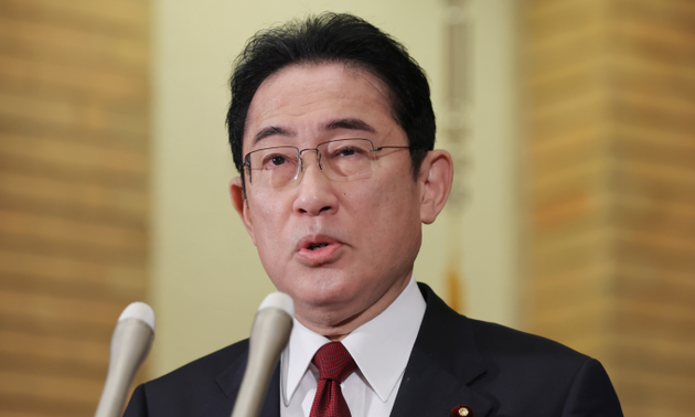 Perdana Menteri Jepang Mengunjungi Ukraina