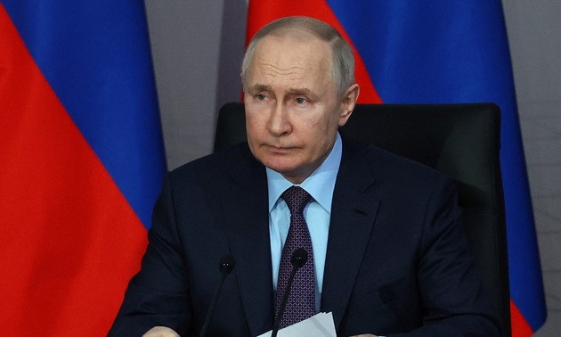 Presiden Rusia, Vladimir Putin Menandatangani Dekrit Membolehkan Warga 4 Wilayah Ukraian  Menjadi Warga Negara Rusia  