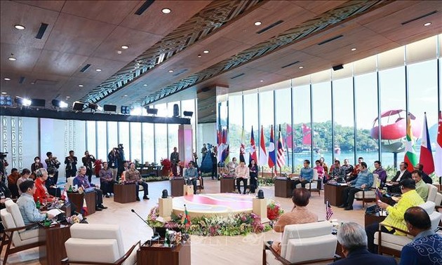 KTT ASEAN ke-42: Pimpinan ASEAN Sepakat Membentuk Jaringan Desa Kecamatan Regional