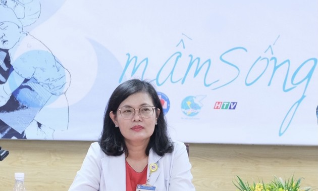 Dokter Hoang Thi Diem Tuyet- Seorang yang Membuat Rekam Jejak dalam Perkembangan Rumah Sakit Bersalin Hung Vuong
