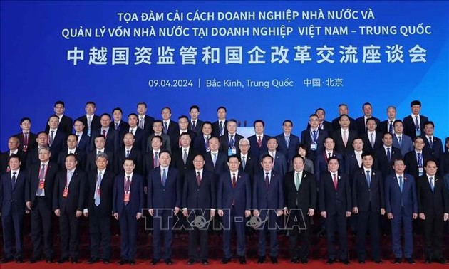 Ketua MN Vietnam Vuong Dinh Hue Hadiri Forum Reformasi Badan Usaha Negara dan Pengelolaan Modal