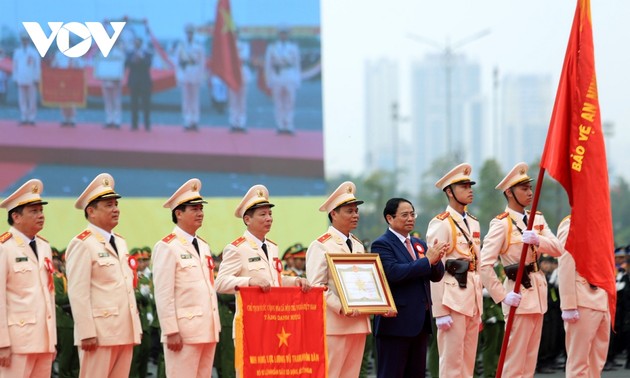 PM Pham Minh Chinh Hadiri Upacara Peringatan HUT ke-50 Hari Tradisi Pasukan Polisi Mobil