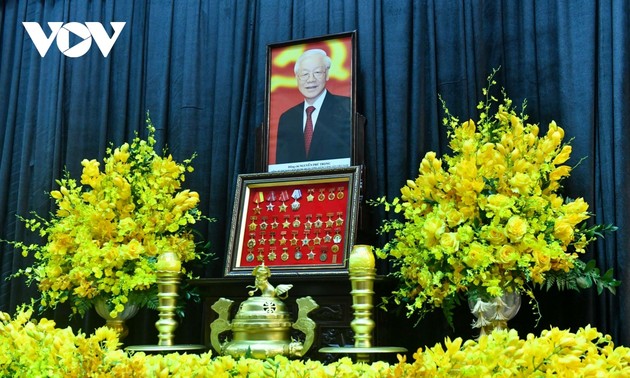 Upacara Ziarah Nasional kepada Sekjen KS PKV Nguyen Phu Trong Diselenggarakan menurut Protokol Pemakaman Kenegaraan