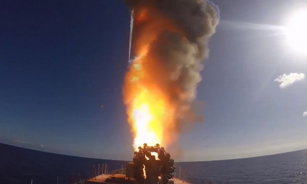 Syrie: tirs de missiles russes depuis la Méditerranée sur l'EI