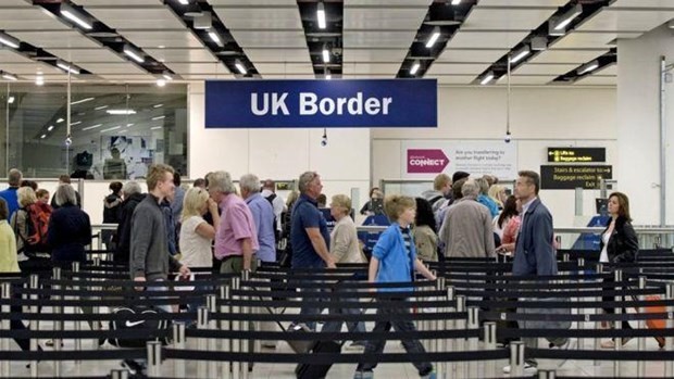 Brexit : Londres renonce à mettre fin à la libre circulation des ressortissants de l’Union européenne