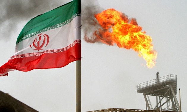Iran : Rohani annonce que son pays a découvert une immense réserve de pétrole