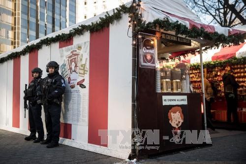New York steps up security at Christmas markets