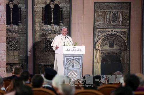 Pope's visit to Egypt highlights Christian-Muslim unity against violence