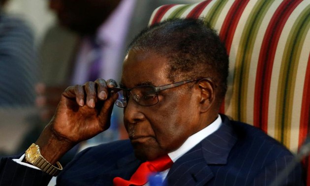 Zimbabwe President resigns