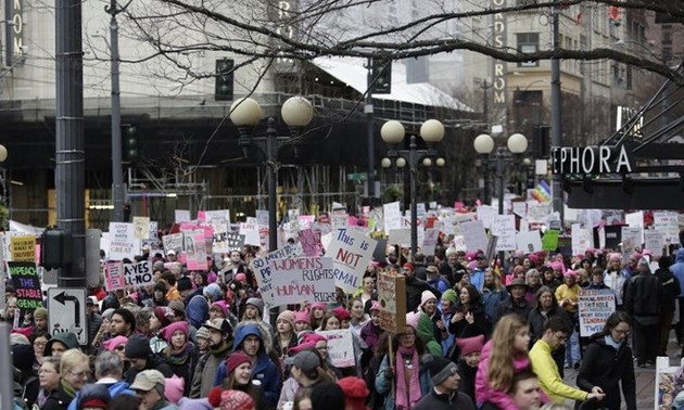 Women’s March 2018: Thousands of Protesters Take to the Streets