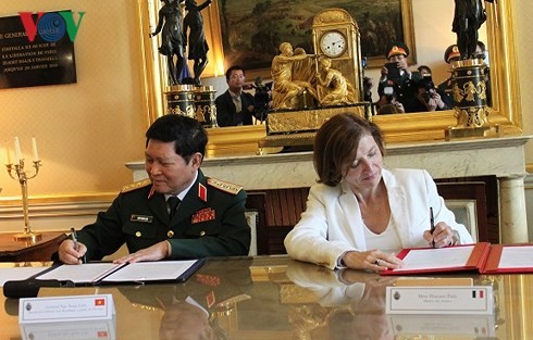 Vietnam, France sign joint vision statement on defence cooperation 